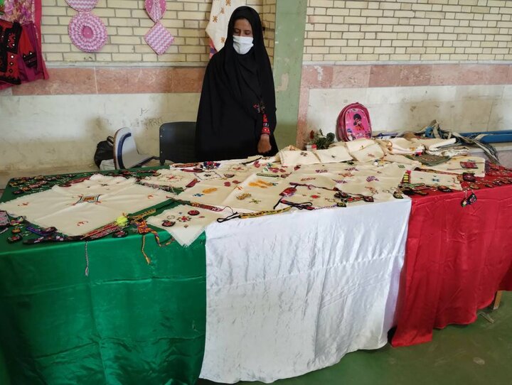 کارگاه سوزندوزی بمپور سیستان و بلوچستان زمینه اشتغال ۲۰۰ بانوی روستایی را فراهم کرد