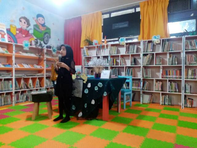 ویژهبرنامه «ضامن آهو» در بخش کودک و نوجوان کتابخانه عمومی ۲۲ بهمن برگزار شد