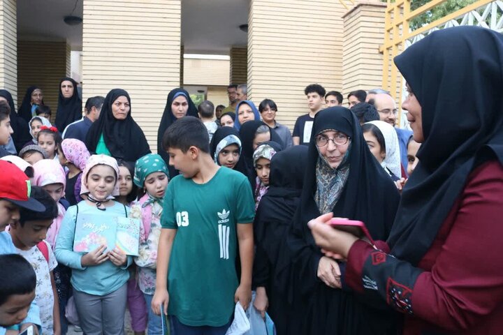 نشست ادبی با حضور «کلر ژوبرت» در اراک برگزار شد