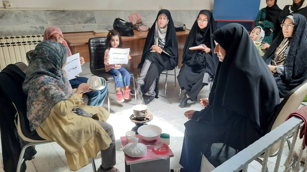 کارگاههای آموزشی با محوریت مسائل اجتماعی و فرهنگی با مشارکت اعضای کتابخانه برگزار شد