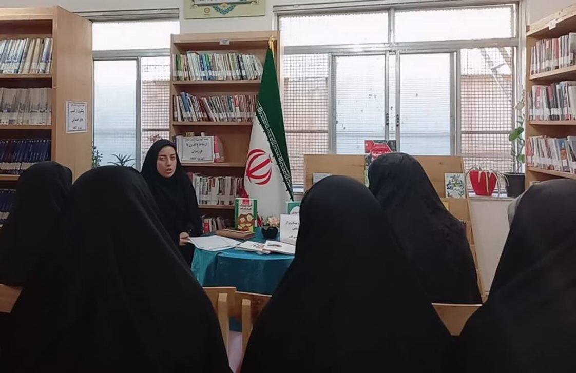 کارگاههای آموزشی با محوریت مسائل اجتماعی و فرهنگی با مشارکت اعضای کتابخانه برگزار شد