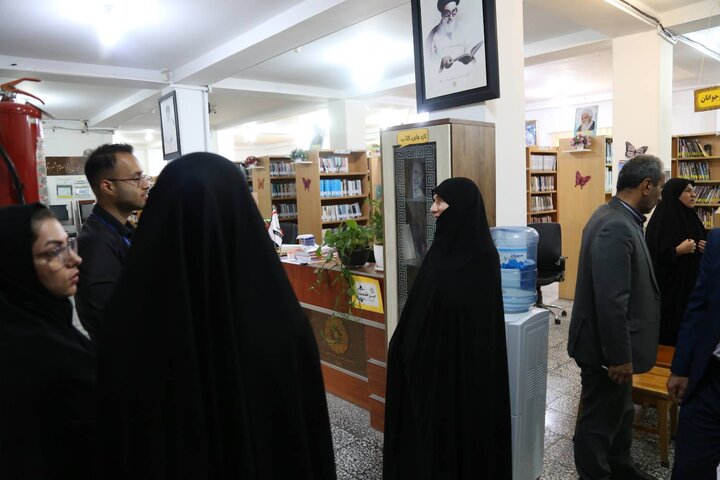 دیدار مدیرکل کتابخانههای عمومی مازندران با سرپرست فرمانداری شهرستان نکا