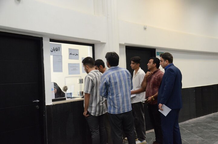 ثبتنام ۱۴۶۰ نفر طی یک روز در کتابخانه مرکزی خرمآباد