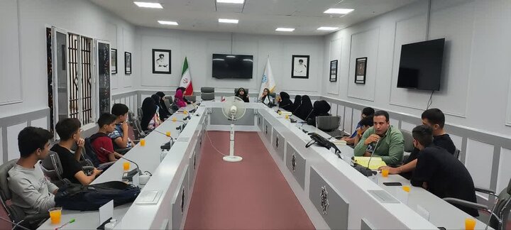 پاسداری از زبان، ادبیات و شعر زمینه ساز پیوست نسلی و تقویت هویت ملی