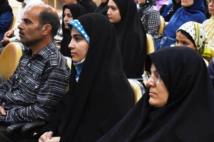 همایش تجلیل از اعضای کتابخانه های عمومی آذربایجان شرقی حائز رتبه زیر ۱۰۰۰ در کنکور سراسری ۱۴۰۲