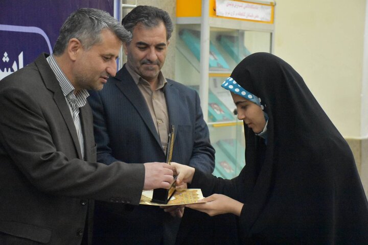 همایش تجلیل از اعضای کتابخانه های عمومی آذربایجان شرقی حائز رتبه زیر ۱۰۰۰ در کنکور سراسری ۱۴۰۲