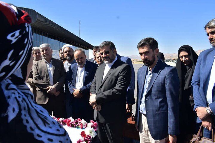 تأثیرگذاری محافل ادبی در شخصیت و تفکر آیندهسازان ایران