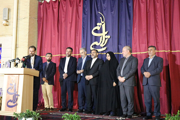 تأثیرگذاری محافل ادبی در شخصیت و تفکر آیندهسازان ایران