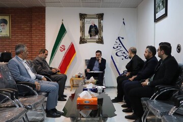 دیدار مدیرکل کتابخانه های عمومی استان قم با امیرآبادی نماینده مجلس