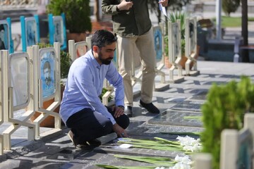 حضور مهدی رمضانی دبیرکل نهاد در گلستان شهدای اصفهان