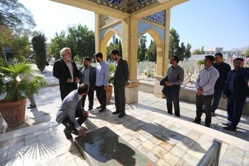 حضور مهدی رمضانی دبیرکل نهاد در گلستان شهدای اصفهان