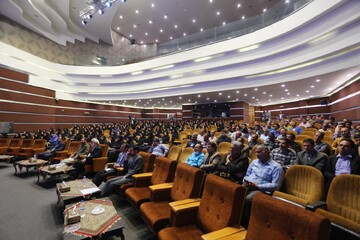 دیدار مهدی رمضانی دبیرکل نهاد کتابخانه های عمومی کشور با کتابداران استان اصفهان