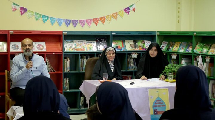 اهمیت خواستن و تلاش توام با توکل به عنایت امام زمان(عج)