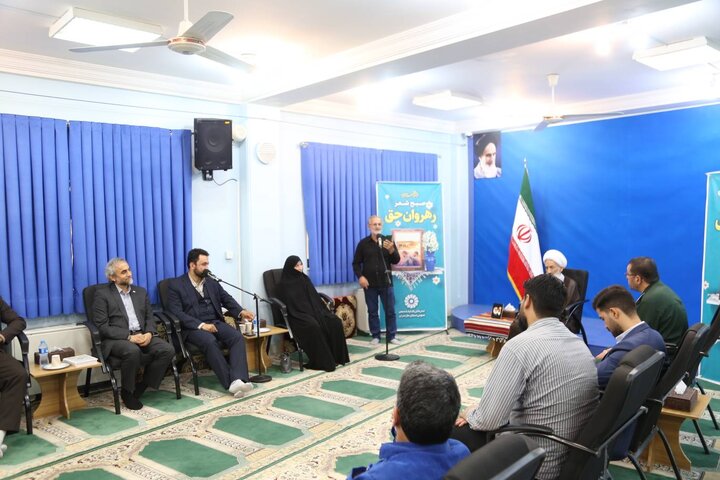 صبح شعر رهروان حق با حضور نماینده ولیفقیه در مازندران برگزار شد