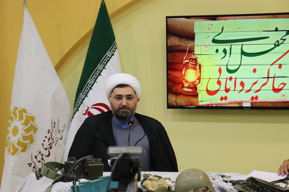 شاعران به واسطه قلم خود و با حضور در خاکریز دانایی، ادامه دهنده راه شهدا هستند