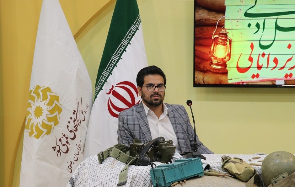 شاعران به واسطه قلم خود و با حضور در خاکریز دانایی، ادامه دهنده راه شهدا هستند