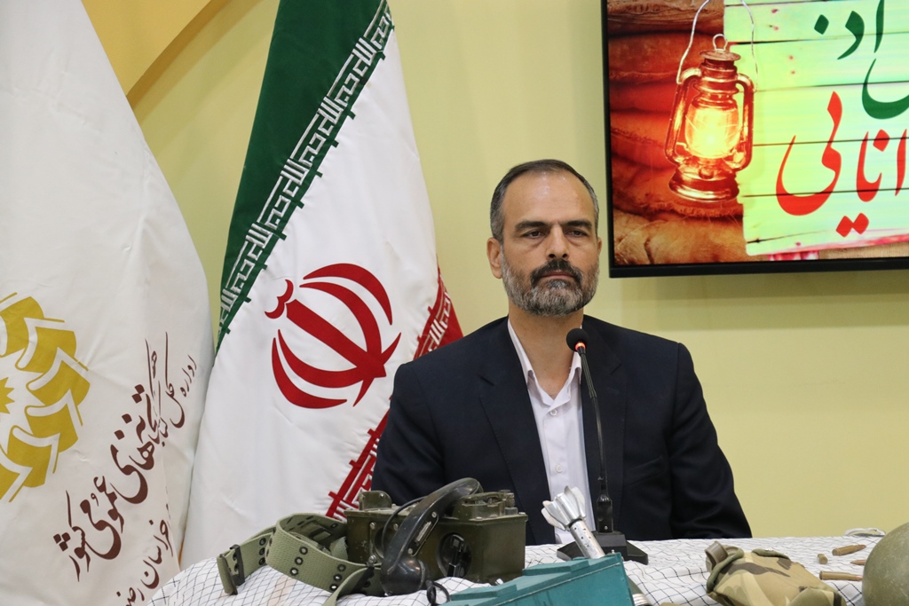 شاعران به واسطه قلم خود و با حضور در خاکریز دانایی، ادامه دهنده راه شهدا هستند