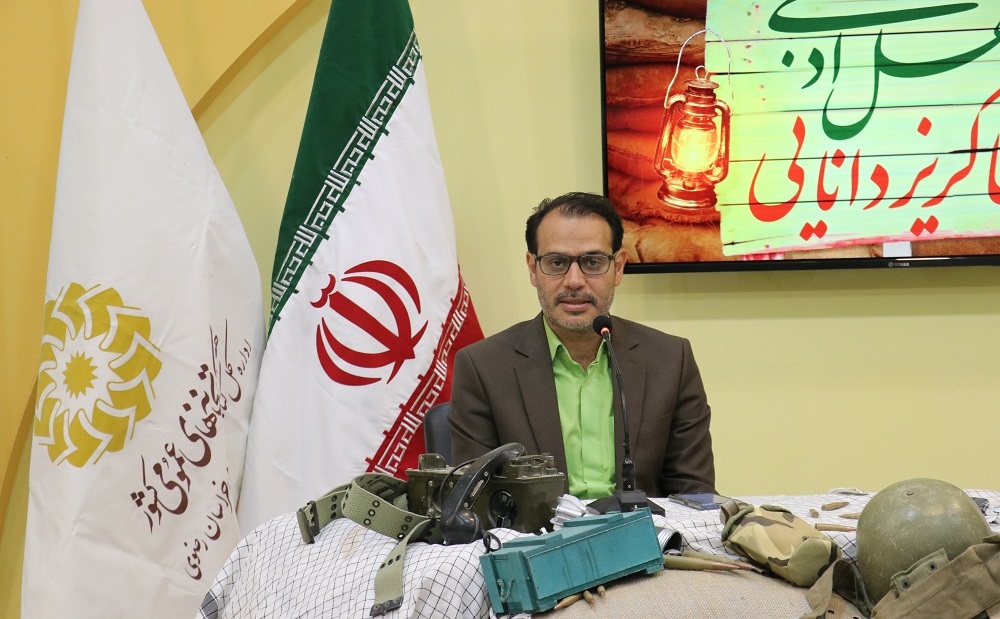 شاعران به واسطه قلم خود و با حضور در خاکریز دانایی، ادامه دهنده راه شهدا هستند