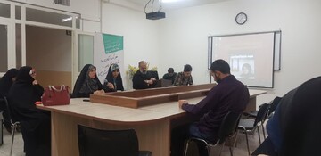 نشست نقد کتاب همه خبرها اینجاست