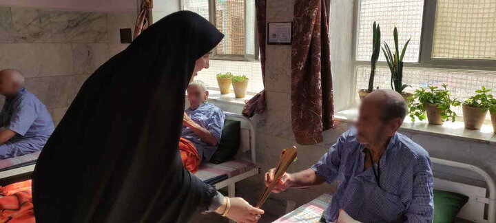 مدیرکل کتابخانه های استان قم از آسایشگاه انوار آفتاب بازدید کرد