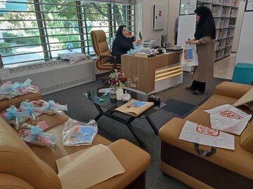 در چهارمین روز از هفته فرهنگی شهر تهران دوچرخه سواران تهرانی پیک کتاب شدند