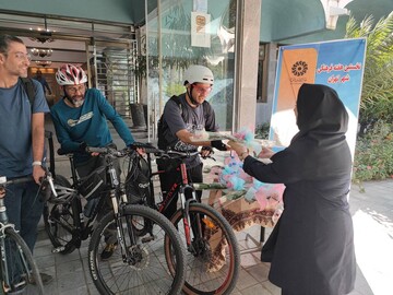 در چهارمین روز از هفته فرهنگی شهر تهران دوچرخه سواران تهرانی پیک کتاب شدند