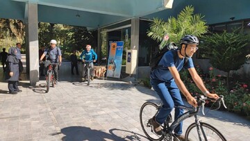 در چهارمین روز از هفته فرهنگی شهر تهران دوچرخه سواران تهرانی پیک کتاب شدند