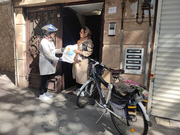 در چهارمین روز از هفته فرهنگی شهر تهران دوچرخه سواران تهرانی پیک کتاب شدند