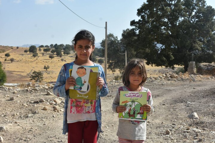 دبیرکل نهاد به عنوان نماینده دولت از روستای کمتربرخوردار کرکان ممسنی بازدید کرد