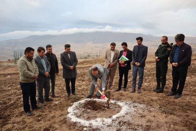 آئین کلنگ‌زنی احداث کتابخانه عمومی روستای حسین‌آباد بخش کالپوش برگزار شد