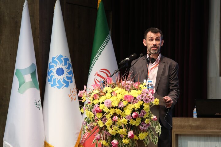 پنل نخست همایش بین المللی کتابخانه های عمومی و کسب و کارهای کوچک برگزار شد