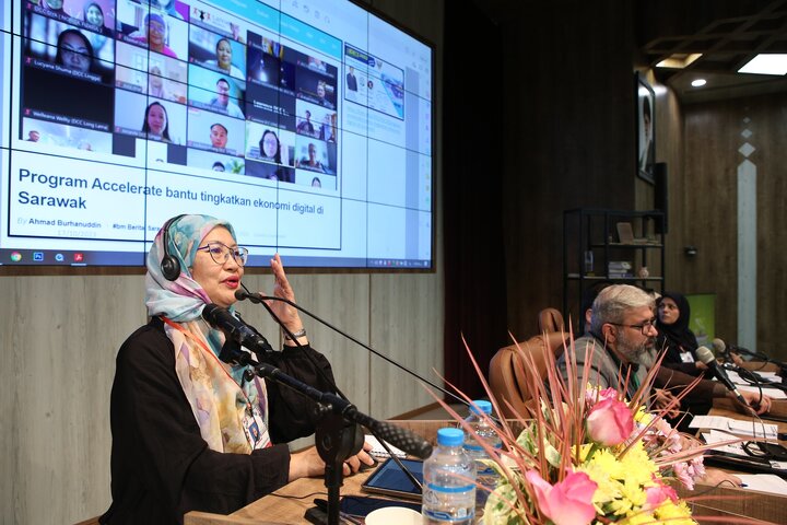 پنل نخست همایش بین المللی کتابخانه های عمومی و کسب و کارهای کوچک برگزار شد