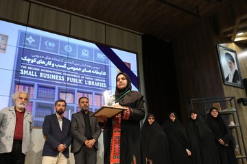 کارگاه سوزن‌دوزی بمپور سیستان و بلوچستان زمینه اشتغال ۲۰۰ بانوی روستایی را فراهم کرد