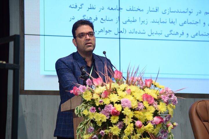 پنل دوم همایش بین المللی کتابخانه های عمومی و کسب و کارهای کوچک برگزار شد