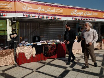 بازدید دبیرکل نهاد با همراهی جمعی از مدیران، معاونان نهاد و اعضای هیئت امنا از کتابخانه مرکزی امام خمینی (قدس سره) 