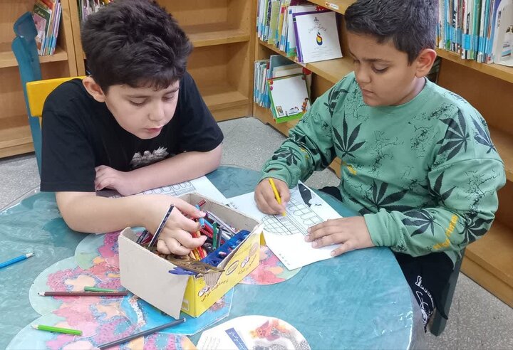 همدردی کتابداران و اعضای کتابخانه های عمومی استان قم با کودکان مظلوم فلسطینی