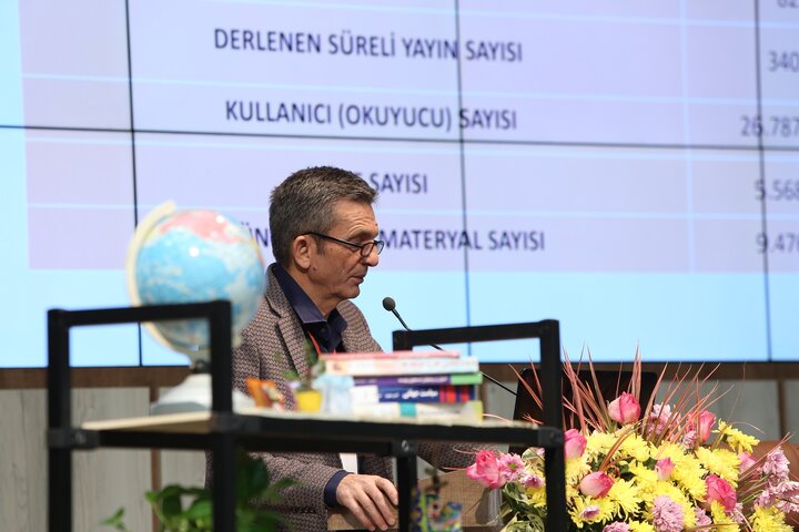 کتابخانه های عمومی ضامن دموکراتیک شدن جوامع