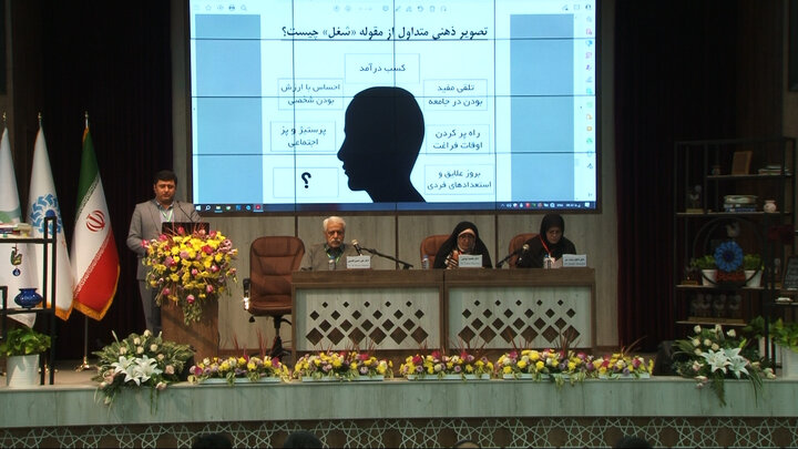 کتابخانه های عمومی ضامن دموکراتیک شدن جوامع