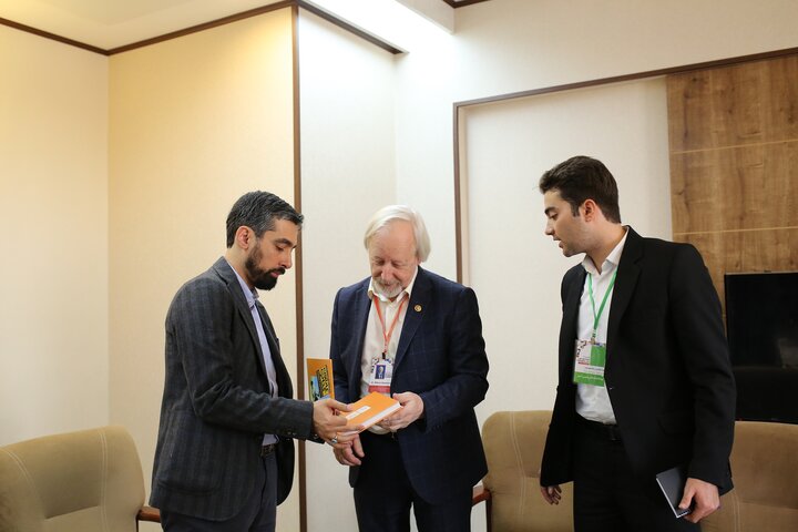 ظرفیت ایران و روسیه برای گسترش تعاملات فرهنگی و همکاریهای کتابخانهای