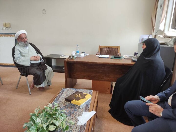 دیدار مدیرکل کتابخانههای عمومی مازندران با امامجمعهی شهرستان بابل