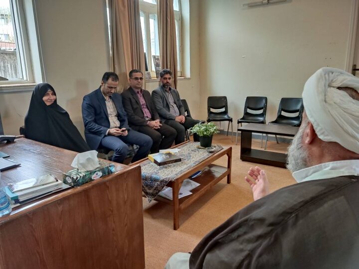 دیدار مدیرکل کتابخانههای عمومی مازندران با امامجمعهی شهرستان بابل