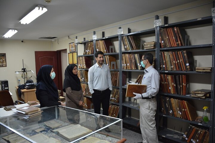 نسخههای خطی پیونددهنده با فرهنگ گذشتگان و چراغ راه آیندگان