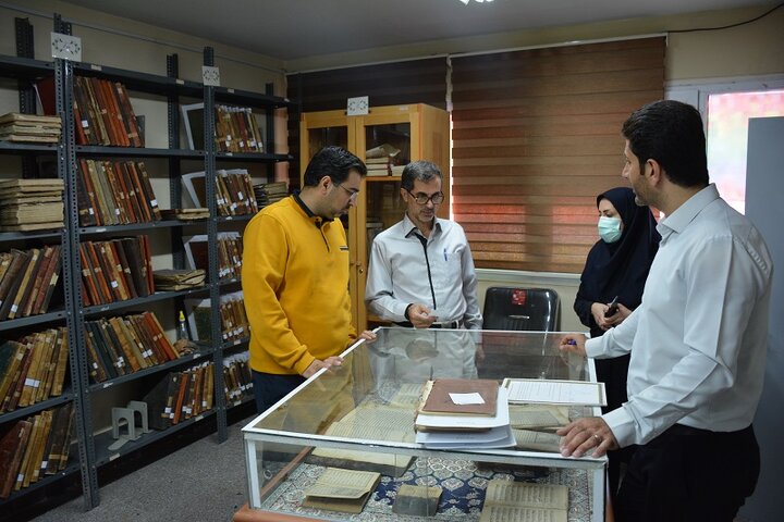 نسخههای خطی پیونددهنده با فرهنگ گذشتگان و چراغ راه آیندگان