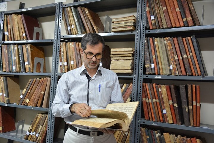 نسخههای خطی پیونددهنده با فرهنگ گذشتگان و چراغ راه آیندگان