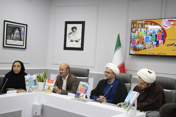 نشست صمیمانه نویسنده مجموعه کتاب «پیامبران اولوالعزم» با اعضای نوجوان کتابخانه‌های عمومی قم