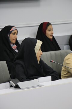 نشست صمیمانه نویسنده مجموعه کتاب «پیامبران اولوالعزم» با اعضای نوجوان کتابخانه‌های عمومی قم