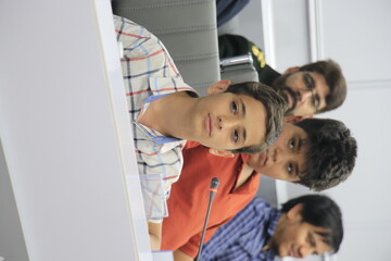 نشست صمیمانه نویسنده مجموعه کتاب «پیامبران اولوالعزم» با اعضای نوجوان کتابخانه‌های عمومی قم