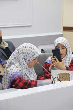 نشست صمیمانه نویسنده مجموعه کتاب «پیامبران اولوالعزم» با اعضای نوجوان کتابخانه‌های عمومی قم