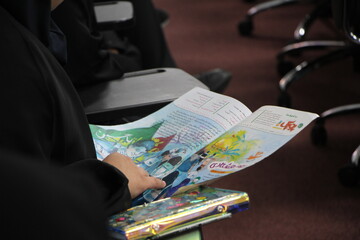 نشست نقد و بررسی کتاب «شبحی در پشت بام»