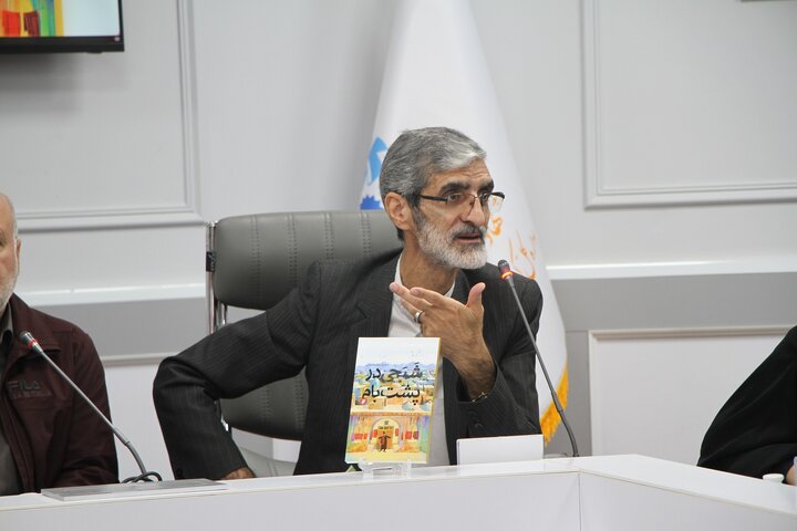 درک رویداد های تاریخی کشف حجاب در روایت های «شبحی در پشت بام»